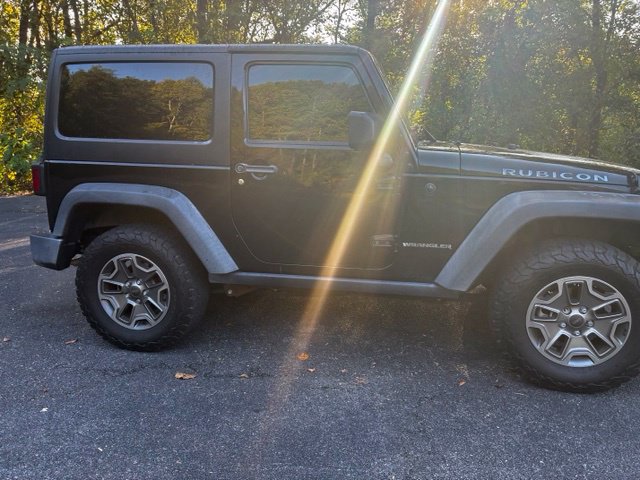 Used 2015 Jeep Wrangler Rubicon w/ Power Convenience Group AWD/4WD image 5