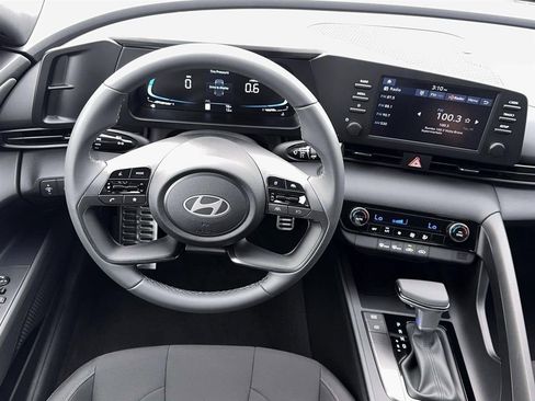 New 2026 Hyundai Elantra Sport FWD image 18