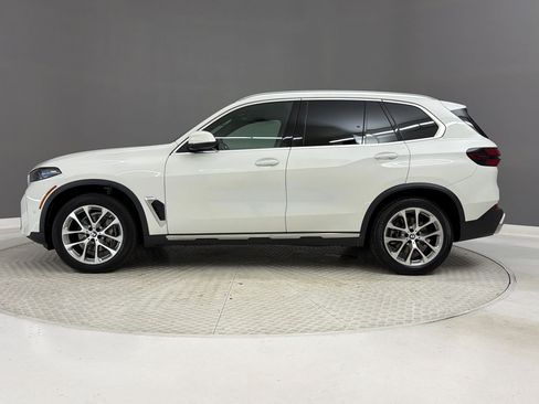 Used 2024 BMW X5 sDrive40i w/ Premium Package RWD image 2