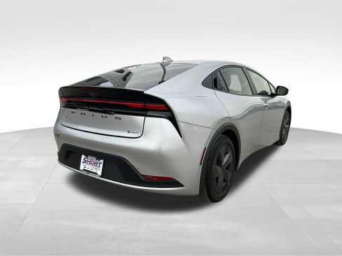 Used 2024 Toyota Prius LE image 5