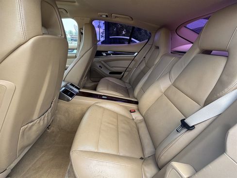 Used 2012 Porsche Panamera 4 image 12