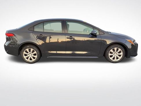 Used 2025 Toyota Corolla LE FWD image 10