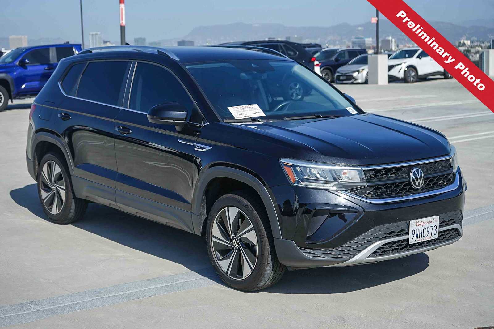 Used 2024 Volkswagen Taos SE AWD/4WD image 3