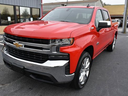 Used 2019 Chevrolet Silverado 1500 LT w/ Texas Edition AWD/4WD image 2