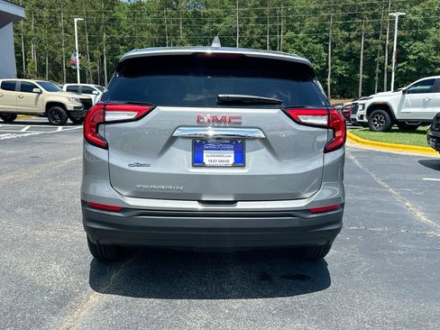 Used 2024 GMC Terrain SLE FWD image 15