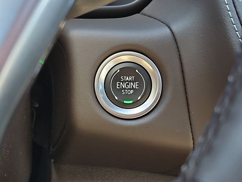 Used 2024 Chevrolet Suburban Z71 w/ Z71 Off-Road Package image 23