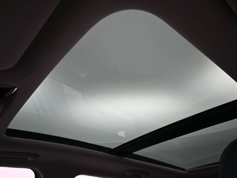 Used 2022 Kia Sorento EX w/ Panoramic Sunroof Package FWD image 28