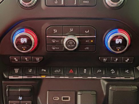 Used 2021 GMC Sierra 2500 AT4 w/ AT4 Premium Plus Package image 21