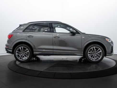 New 2025 Audi Q3 2.0T Premium image 3