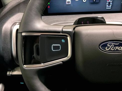 Certified 2025 Ford Expedition Active AWD/4WD image 17