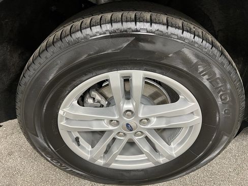 Used 2024 Ford Explorer XLT w/ Equipment Group 202A image 18