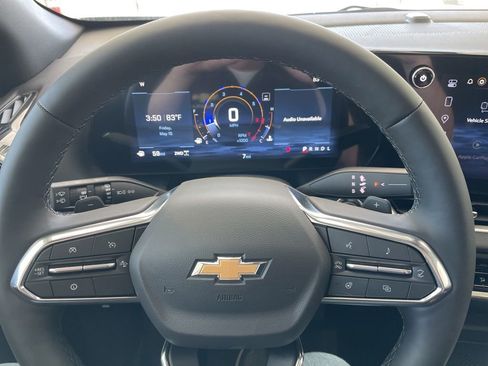 New 2026 Chevrolet Equinox LT w/ Convenience Package II AWD/4WD image 10