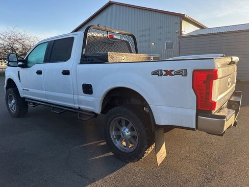 Used 2017 Ford F250 XLT image 4