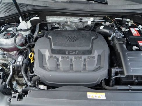 Used 2022 Volkswagen Tiguan SE w/ Panoramic Sunroof Package AWD/4WD image 37