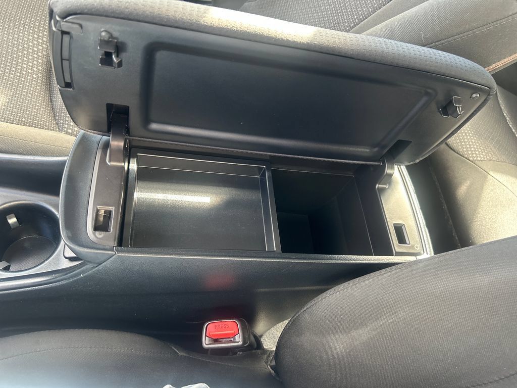 Used 2022 Toyota Prius LE FWD image 27