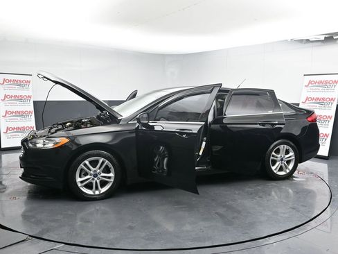 Used 2018 Ford Fusion SE w/ Fusion SE Technology Package image 42