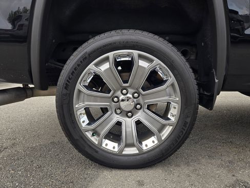 Used 2018 GMC Sierra 1500 Denali w/ Denali Ultimate Package image 17