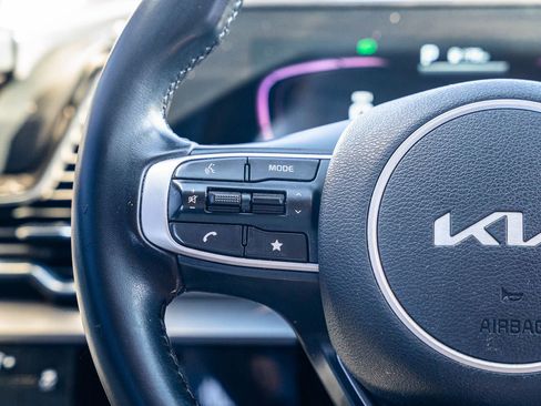 Used 2024 Kia Sportage EX image 25