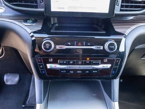 Used 2021 Ford Explorer Limited w/ Equipment Group 301A image 26