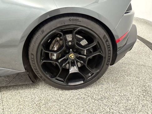 Used 2015 Lamborghini Huracan LP 610-4 image 36