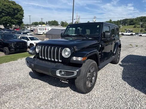 Used 2019 Jeep Wrangler Unlimited Sahara AWD/4WD image 2