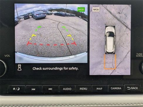 Used 2023 Nissan Rogue SL w/ SL Premium Package image 10