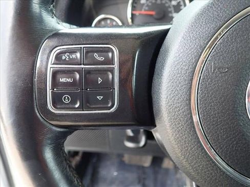 Used 2018 Jeep Wrangler Rubicon AWD/4WD image 13