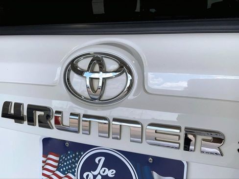 Used 2020 Toyota 4Runner SR5 Premium AWD/4WD image 31