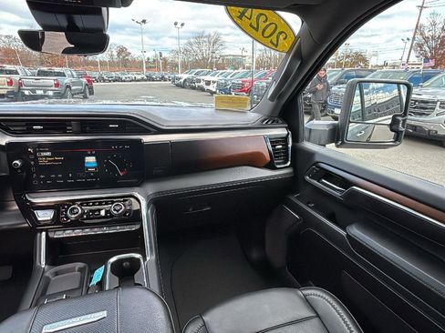 Certified 2024 GMC Sierra 2500 Denali w/ Denali Reserve Package image 26