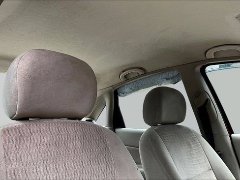 Used 2001 Ford Focus SE FWD image 25