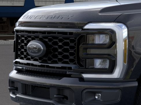New 2026 Ford F250 Lariat w/ Black Appearance Package AWD/4WD image 17