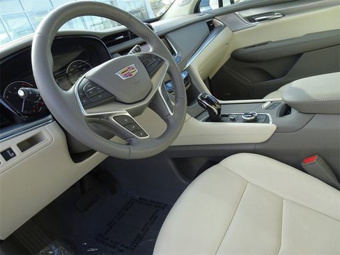 Certified 2024 Cadillac XT5 Premium Luxury w/ LPO, Floor Liner Package image 14