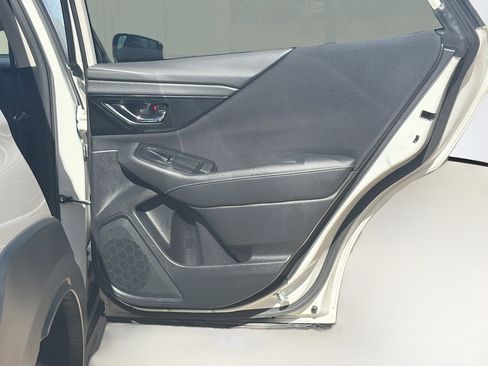 Used 2025 Subaru Outback Premium image 33