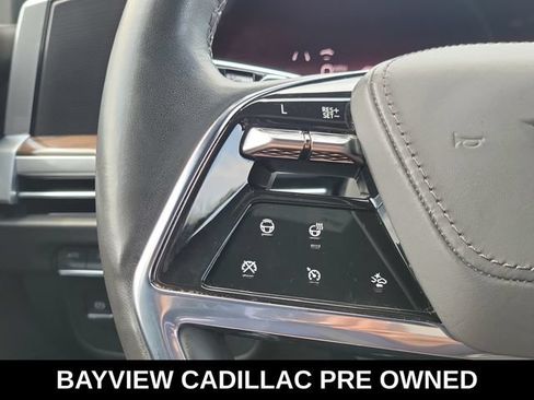 Used 2025 Cadillac Escalade Premium Luxury Platinum AWD/4WD image 26