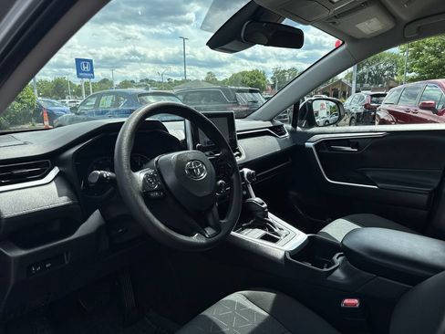 Used 2025 Toyota RAV4 XLE AWD/4WD image 15