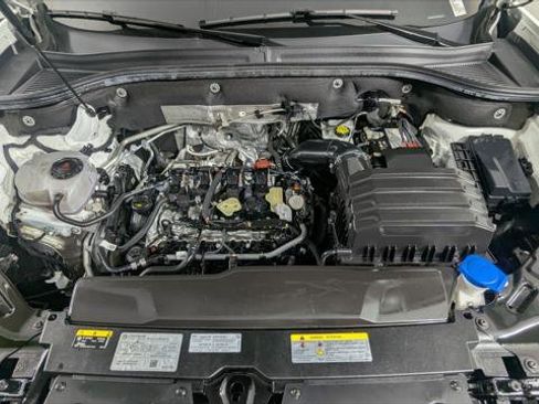 Used 2024 Volkswagen Atlas SE FWD image 33