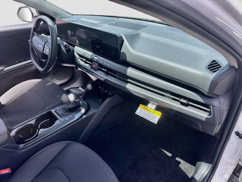 New 2026 Kia K4 FWD image 26