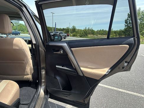 Used 2014 Toyota RAV4 XLE FWD image 18
