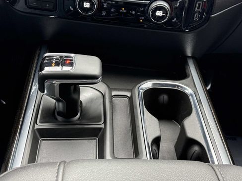 Used 2024 Chevrolet Silverado 1500 LT Trail Boss w/ Convenience Package II AWD/4WD image 7