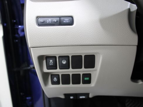 Used 2019 Nissan Rogue Sport SL w/ Premium Package image 8