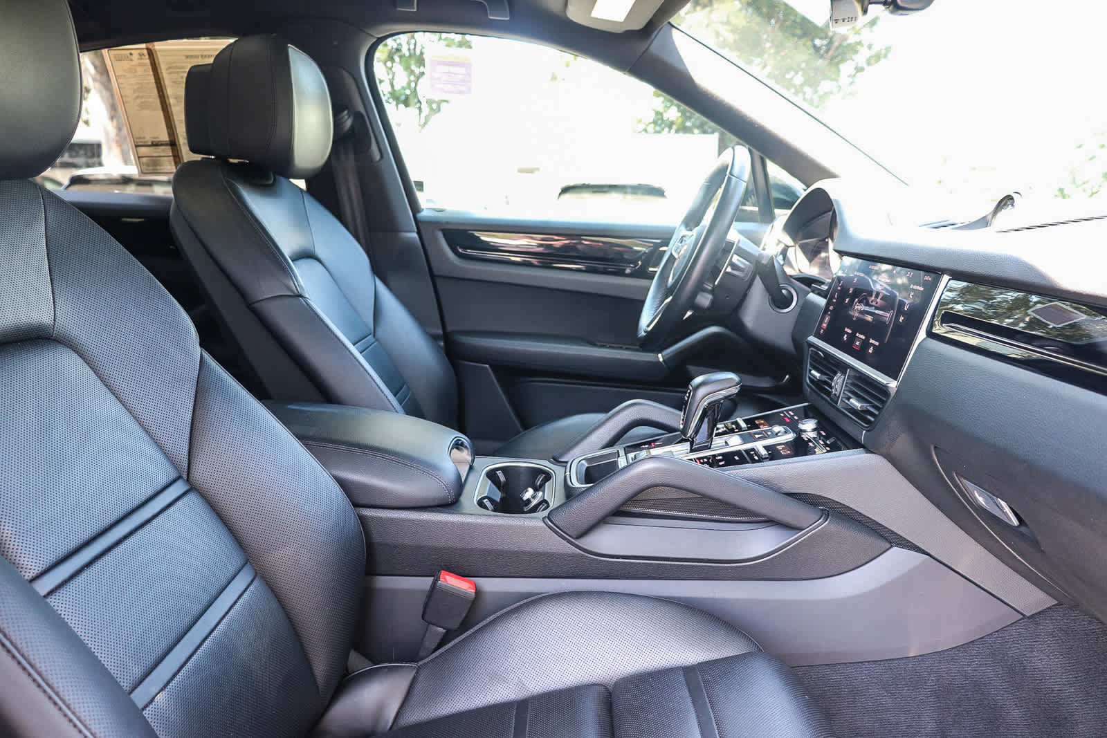 Used 2021 Porsche Cayenne Coupe AWD/4WD image 20