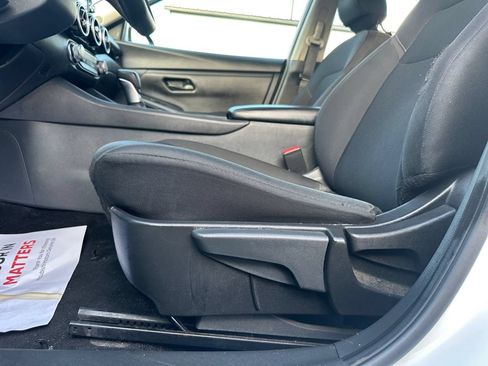 Used 2024 Nissan Sentra S FWD image 13