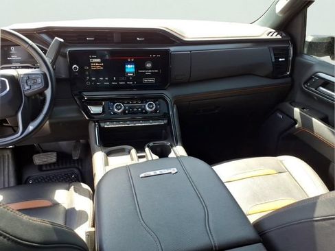 Used 2024 GMC Sierra 2500 AT4 w/ AT4 Premium Plus Package AWD/4WD image 15