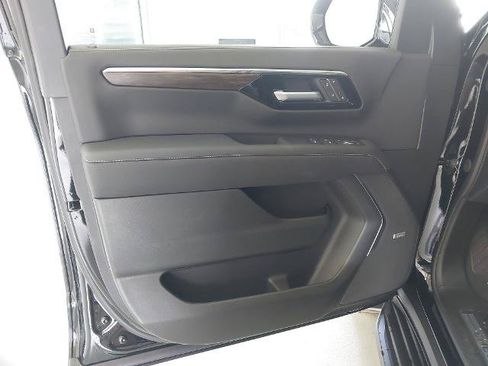 New 2026 Chevrolet Suburban Premier w/ Sun And Tow Package AWD/4WD image 25