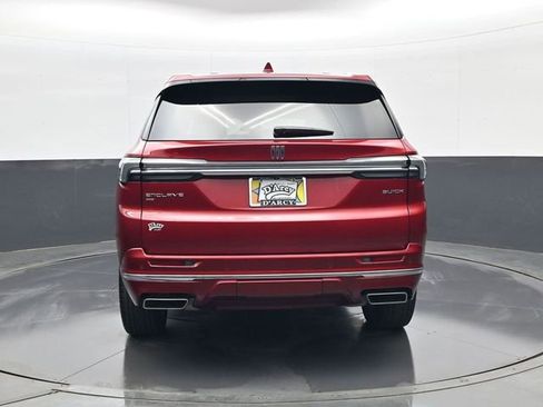 Used 2025 Buick Enclave Avenir image 6