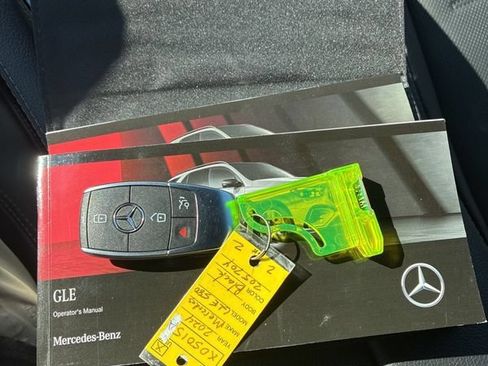 Used 2024 Mercedes-Benz GLE 580 4MATIC image 25