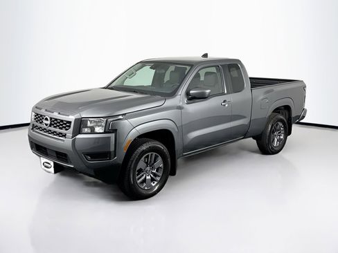 Used 2025 Nissan Frontier SV image 6