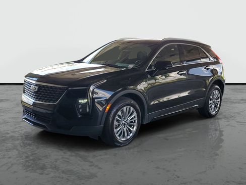 Used 2025 Cadillac XT4 Premium Luxury FWD image 4
