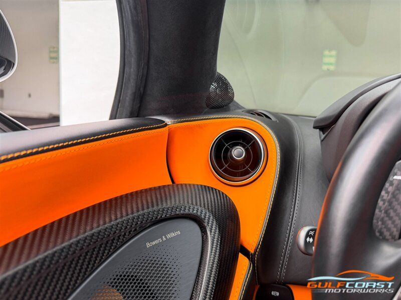 Used 2018 McLaren 570S Spider RWD image 20