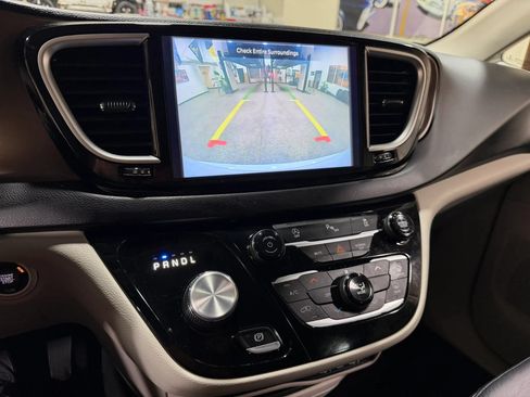 Used 2022 Chrysler Voyager LX w/ Fleet Security Group FWD image 44